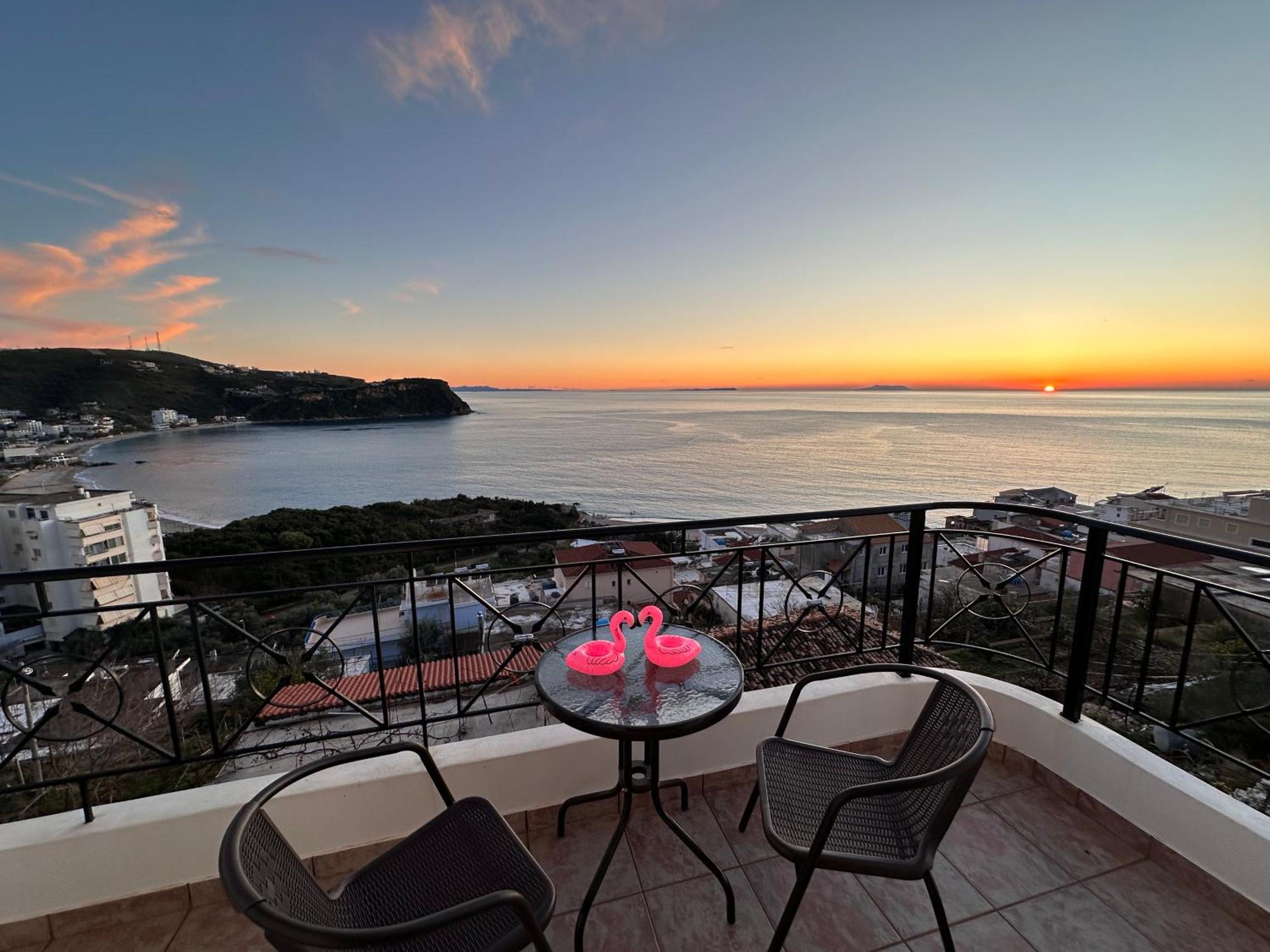 Roumers Himara Exterior photo