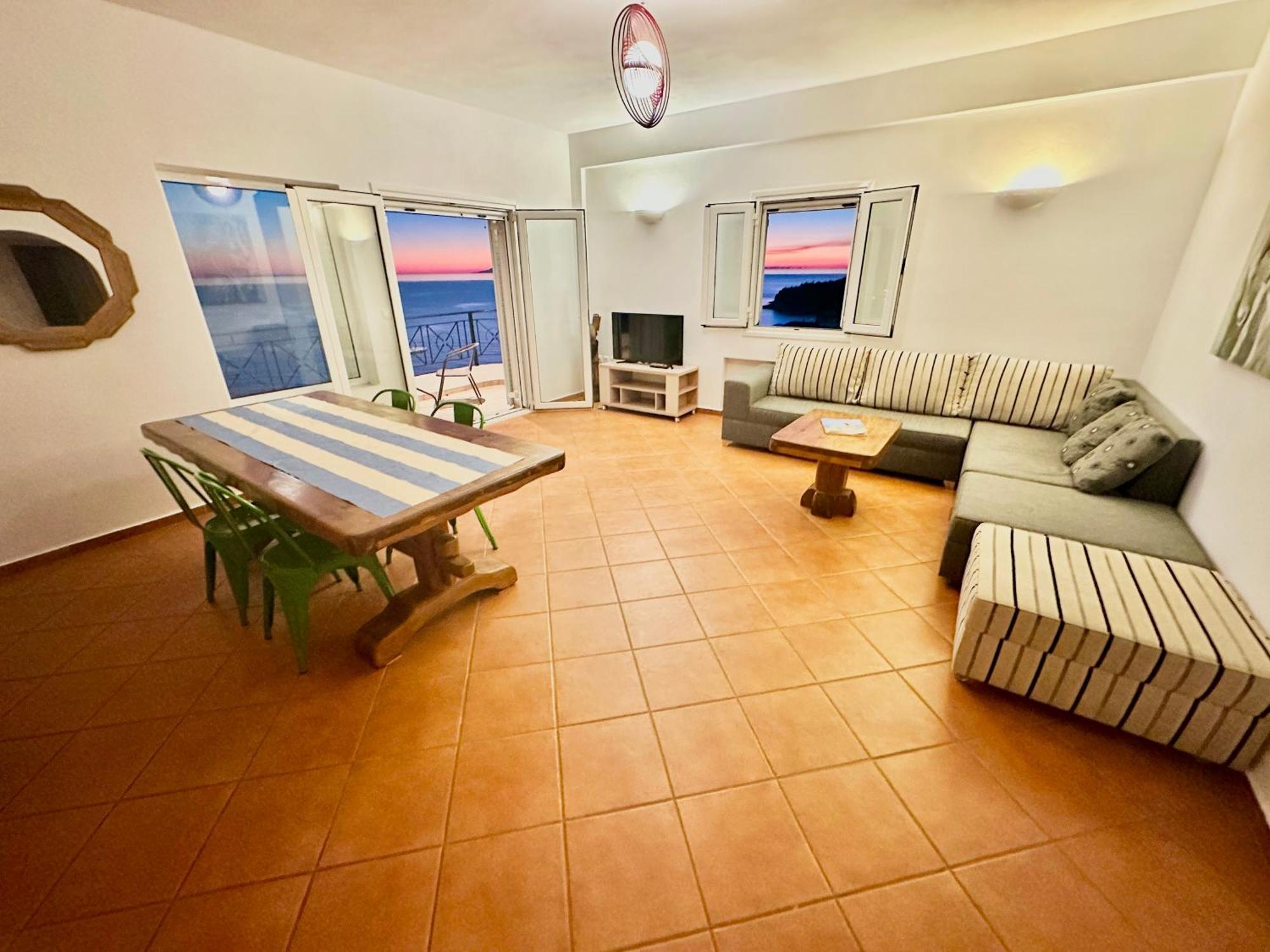 Roumers Himara Exterior photo
