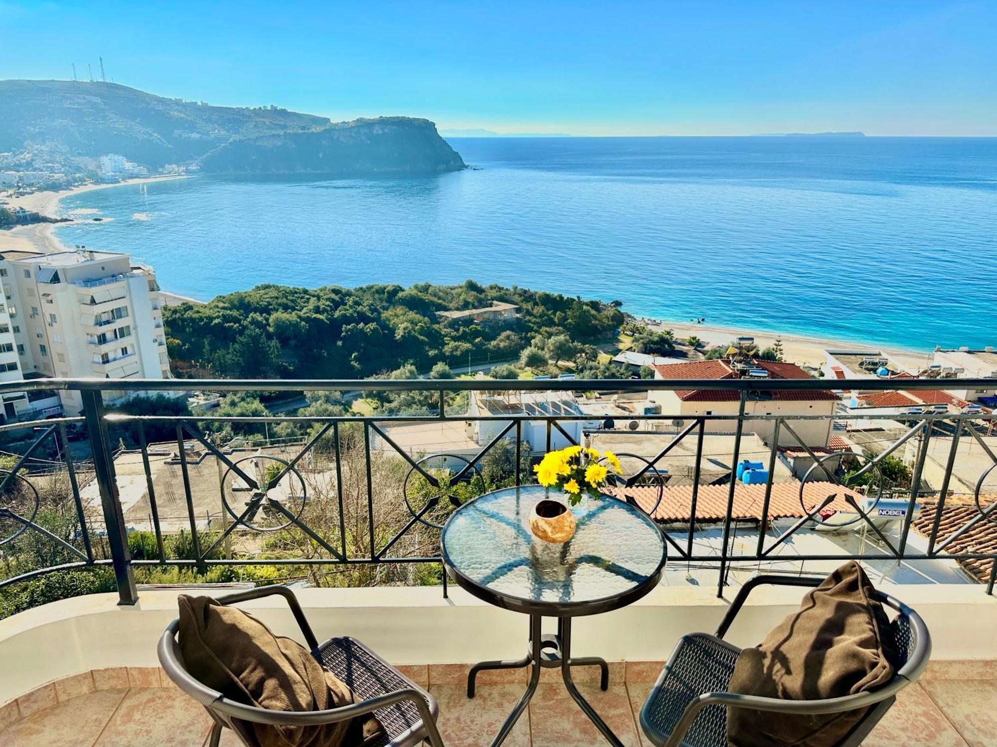 Roumers Himara Exterior photo