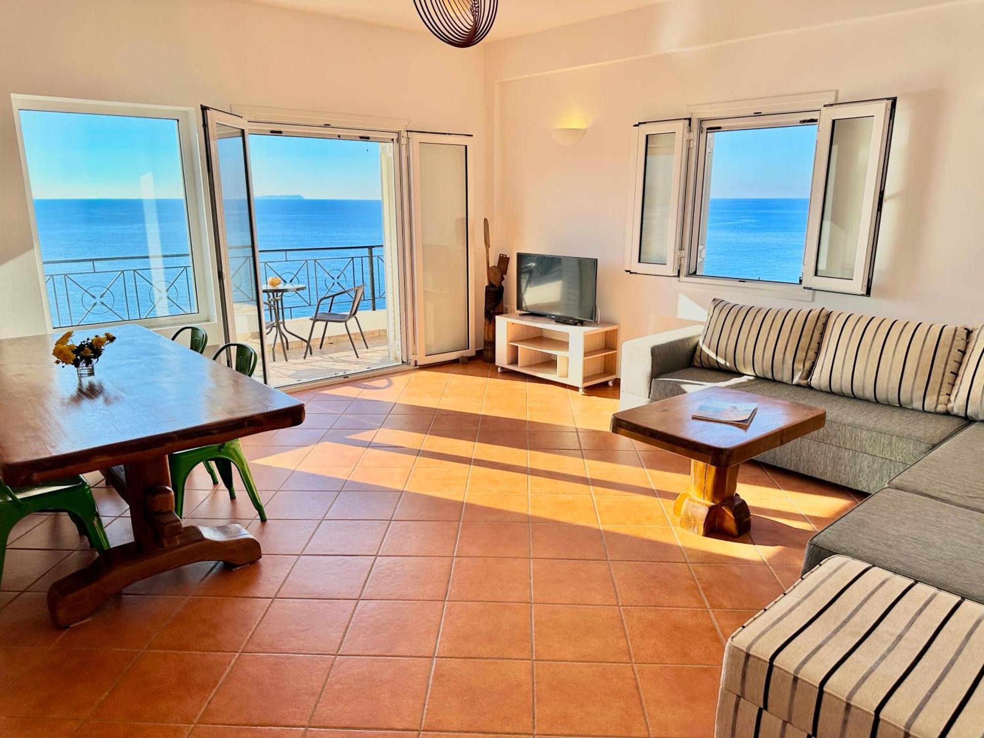 Roumers Himara Exterior photo
