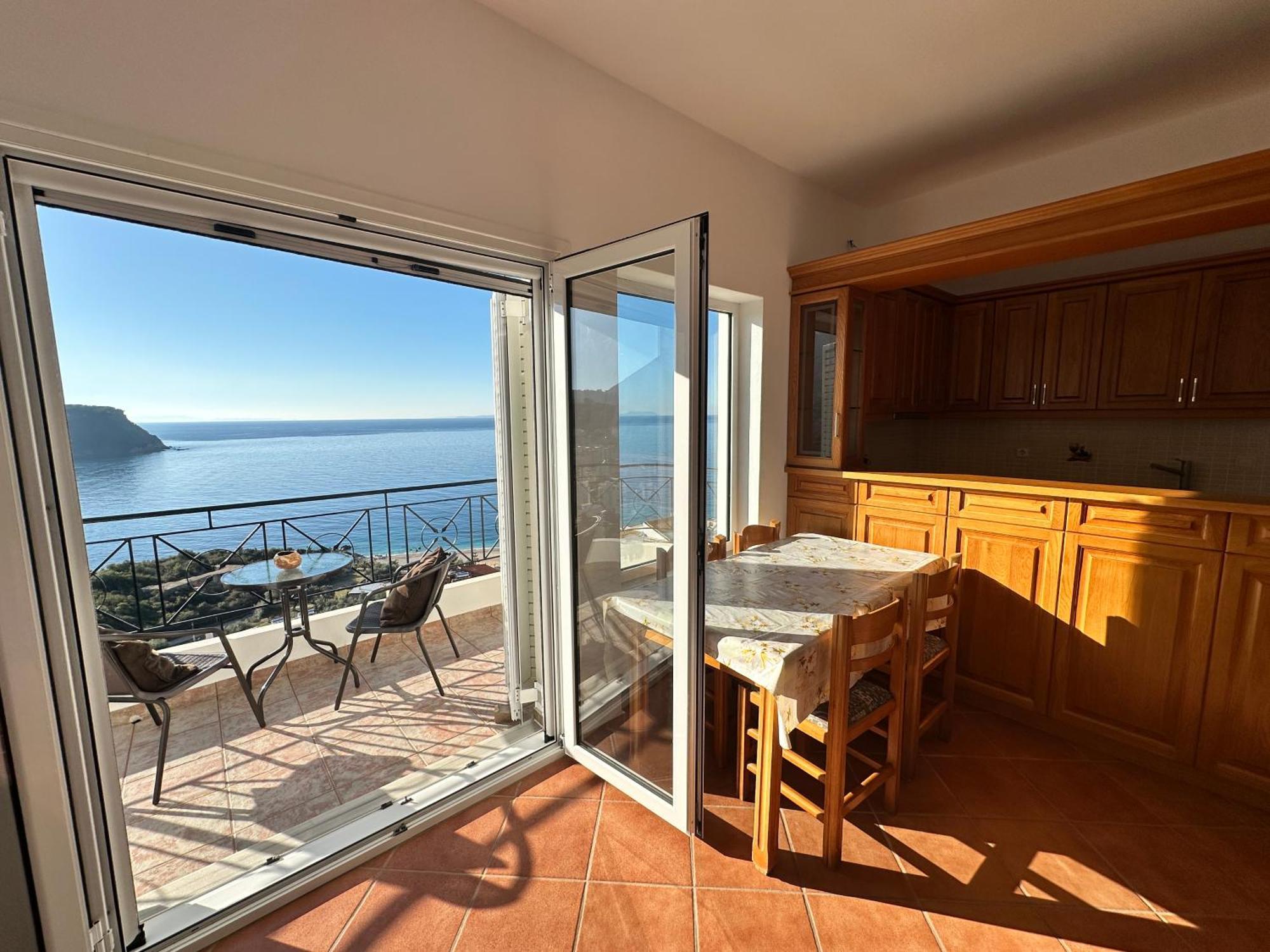 Roumers Himara Exterior photo