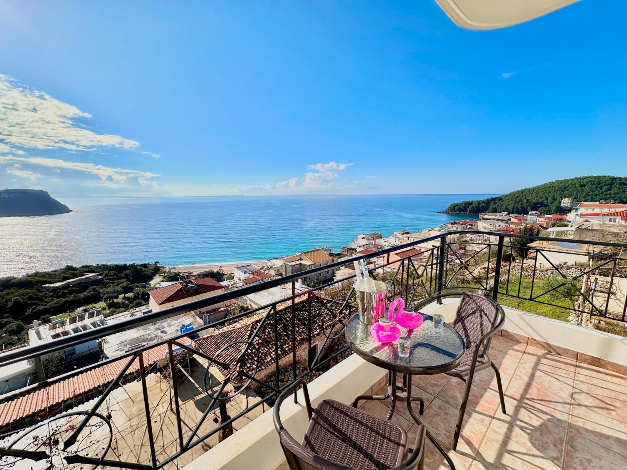Roumers Himara Exterior photo