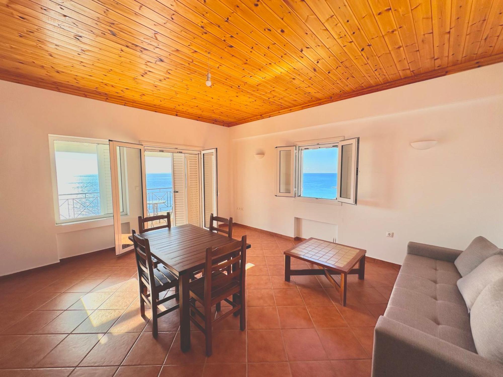 Roumers Himara Exterior photo
