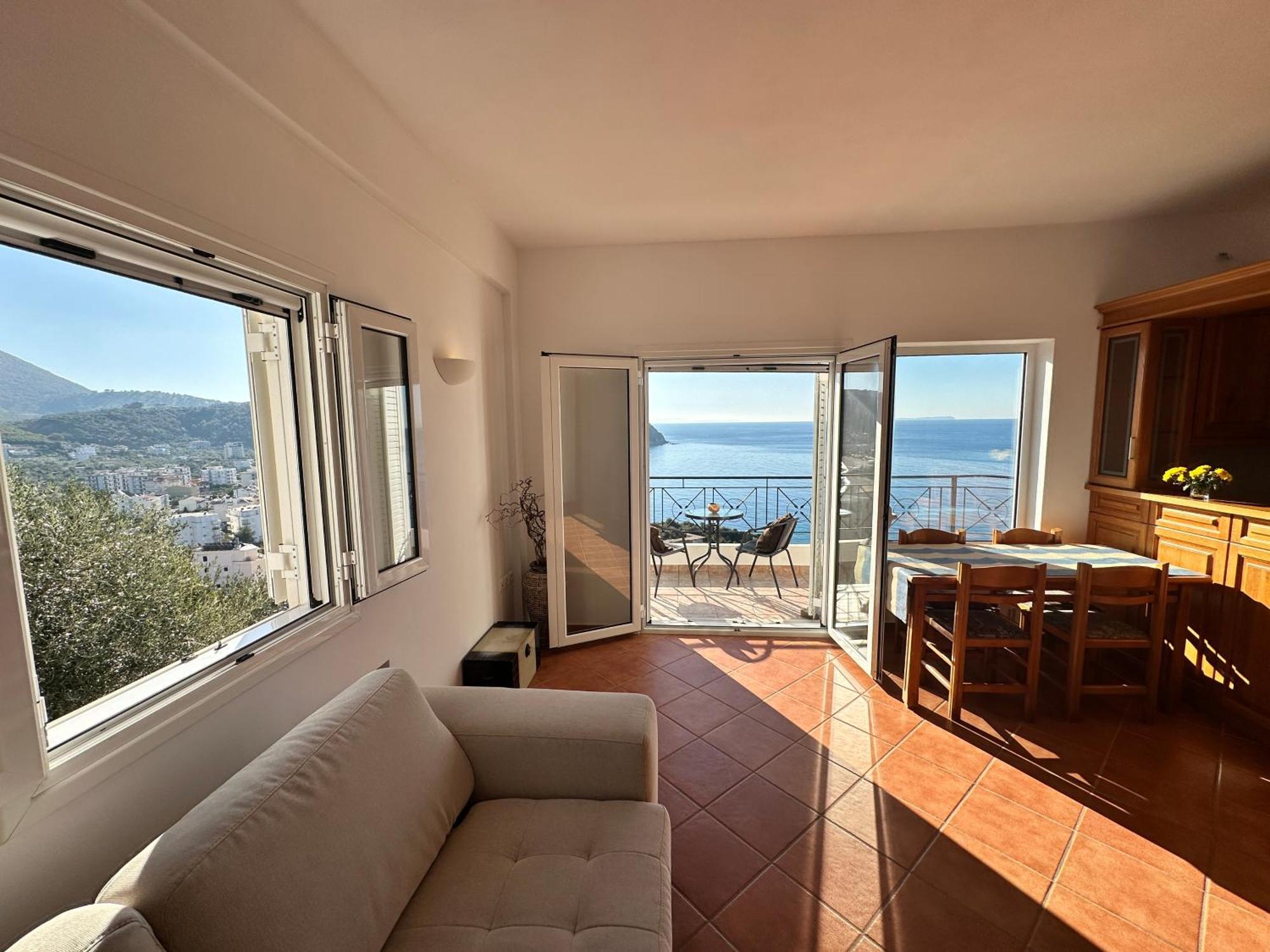 Roumers Himara Exterior photo